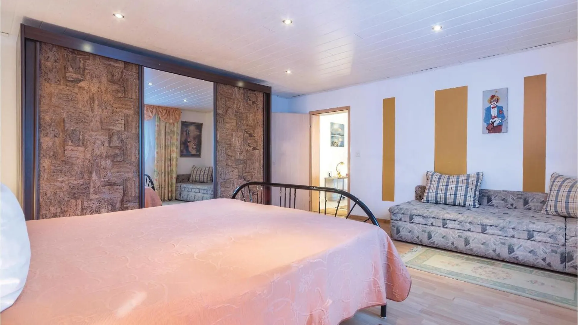 3 Bedroom Awesome Apartment In Pavicini Croatia