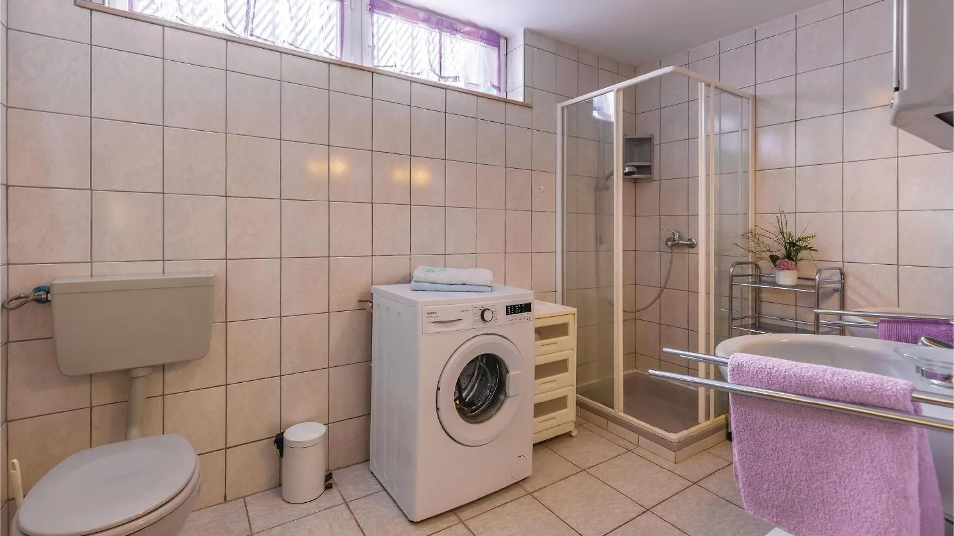 3 Bedroom Awesome Apartment In Pavicini Croatia