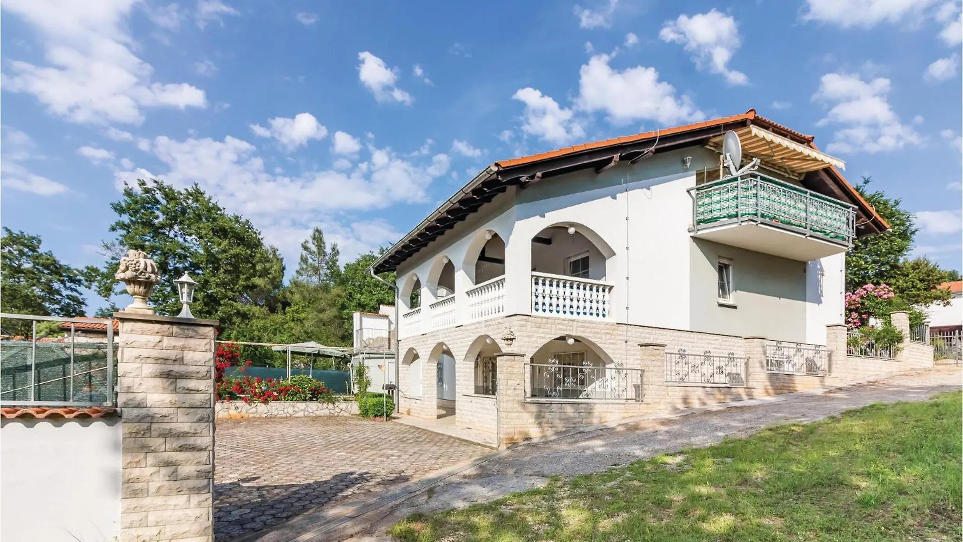 3 Bedroom Awesome Apartment In Pavicini 0*,  Croatia