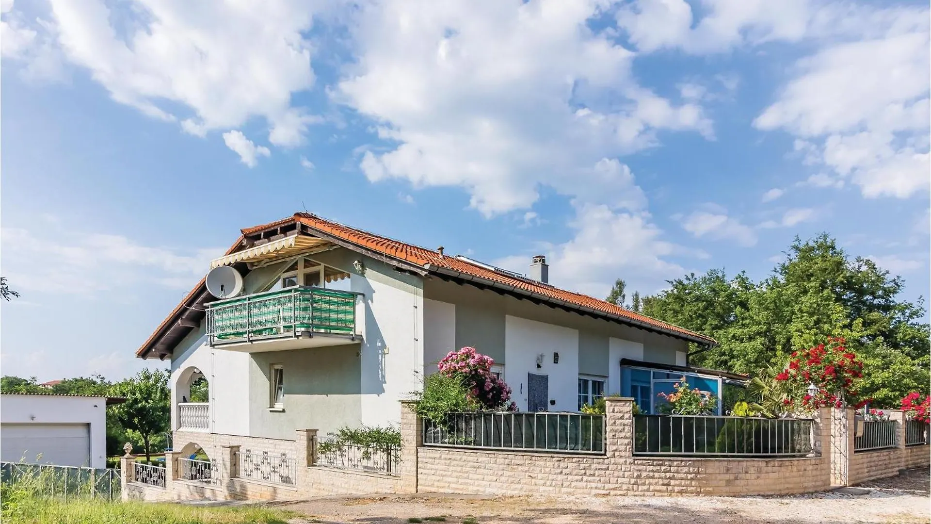 3 Bedroom Awesome Apartment In Pavicini