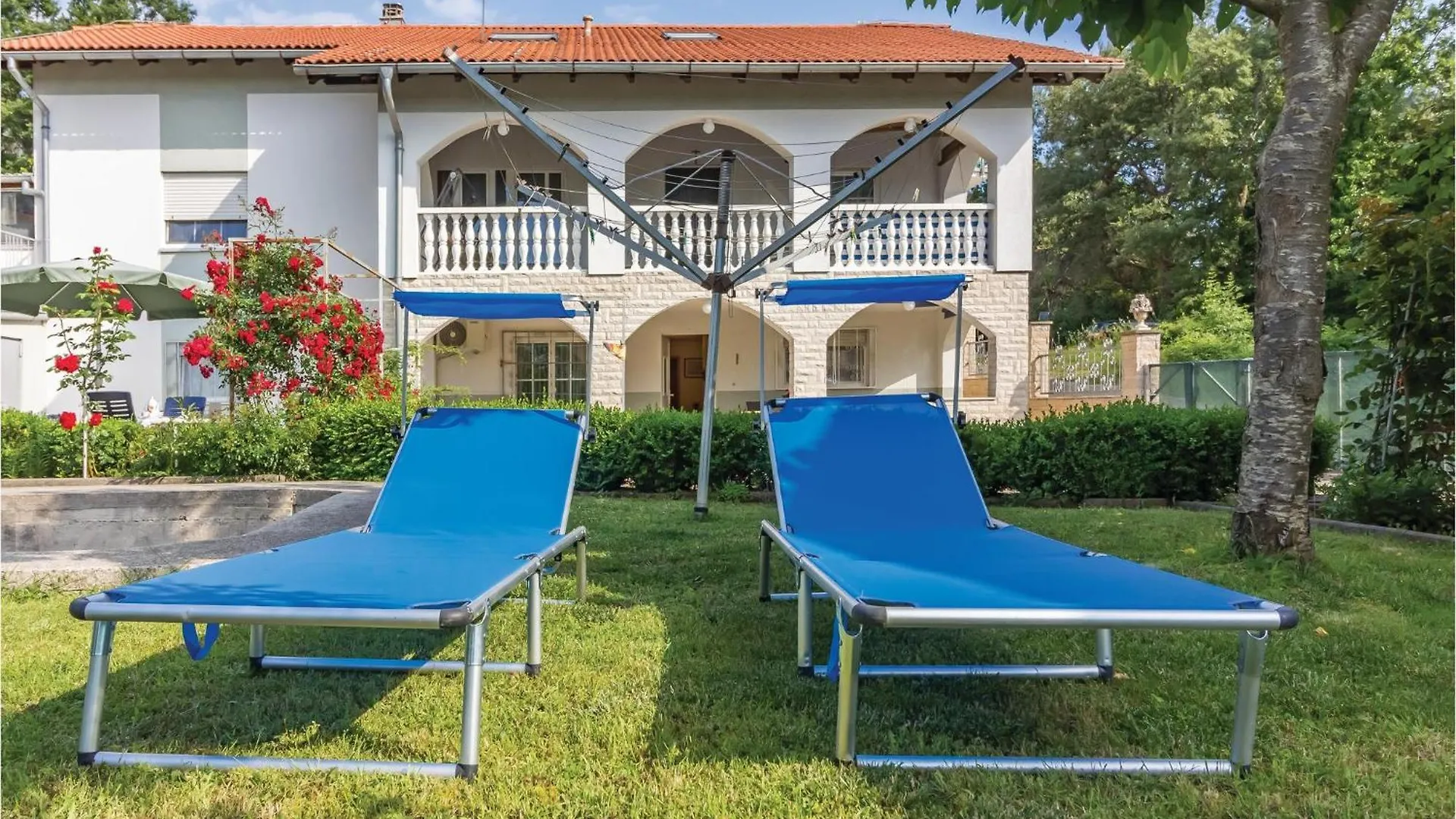 3 Bedroom Awesome Apartment In Pavicini 0*,